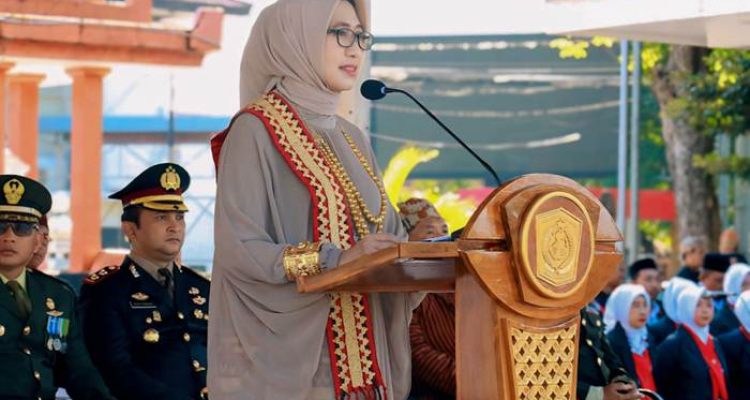 Bupati Lumajang, Indah Amperawati