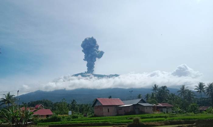 ERUPSI MARAPI