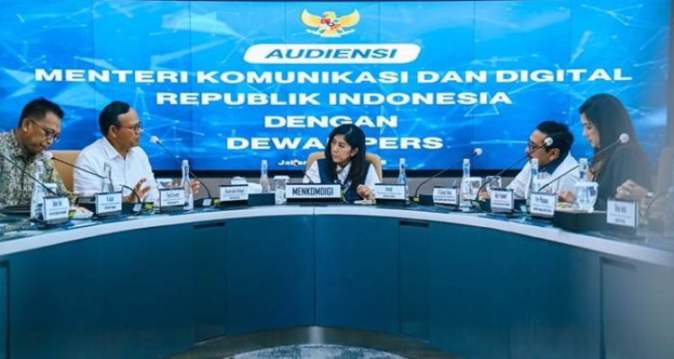 Menkomdigi Dorong Dewan Pers Meredefinisi Perannya