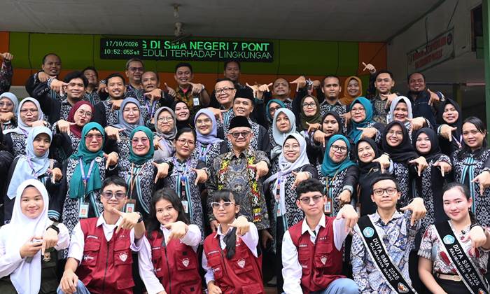 REVITALISASI SEKOLAH DI KALBAR