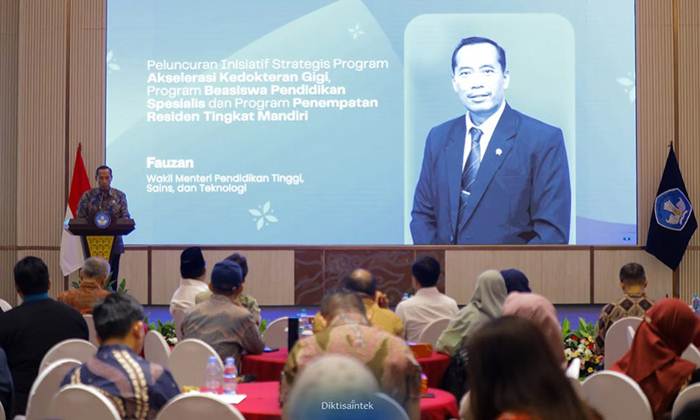 Wamendiktisaintek Fauzan